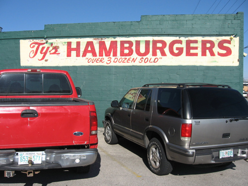 tys-burgers-outside tys-burgers-outside