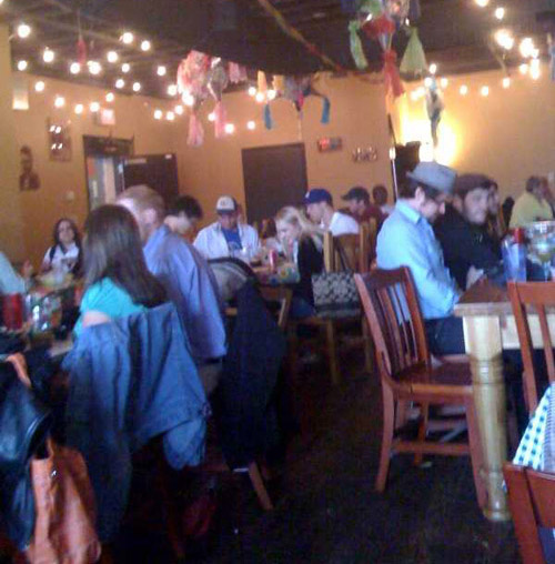 el-guapo-crowd1