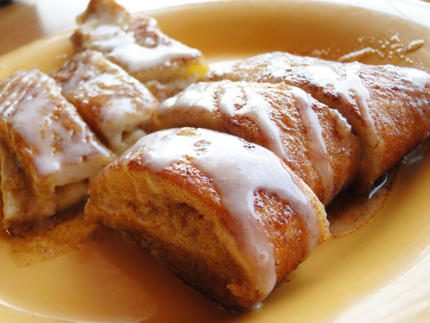 Mazzios_Mouthwatering_Cinnaboli